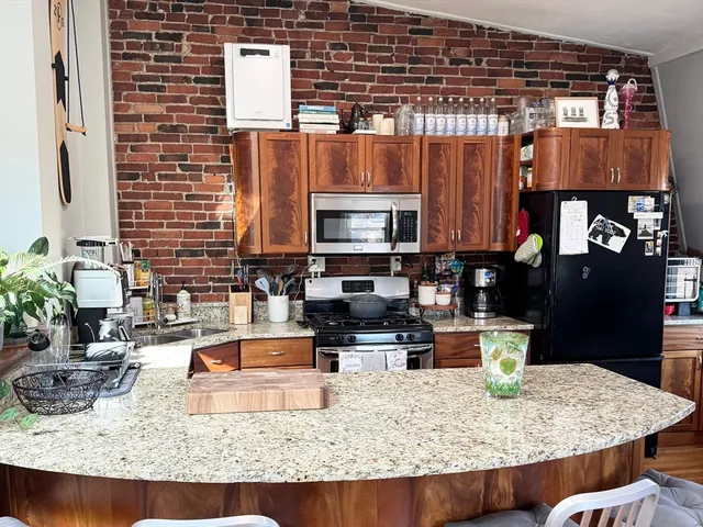 $2,950 | 172 Bunker Hill Street, Unit 3, Boston, MA 02129