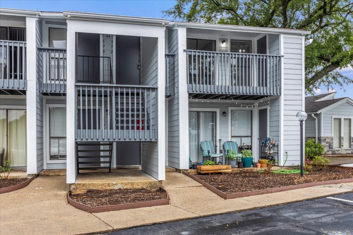 Corner Unit 2nd floor