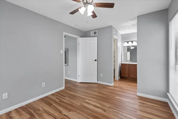 $900 | 13151 Walden Road, Unit 172, Montgomery, TX 77356