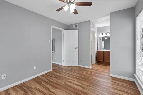 $899 | 13151 Walden Road, Unit 172, Montgomery, TX 77356