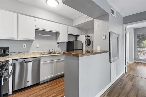 $900 | 13151 Walden Road, Unit 172, Montgomery, TX 77356