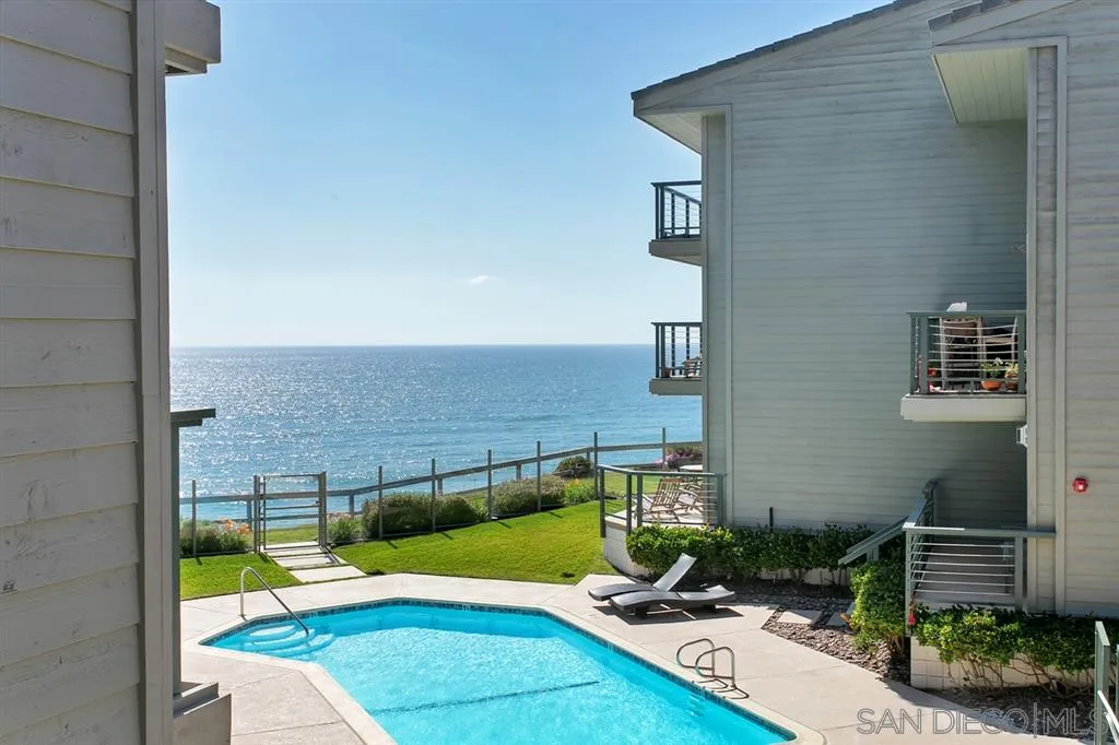 940 Sealane Drive, Unit 6 Encinitas, CA 92024 - Photo 19 of 24 a view of a terrace with chairs