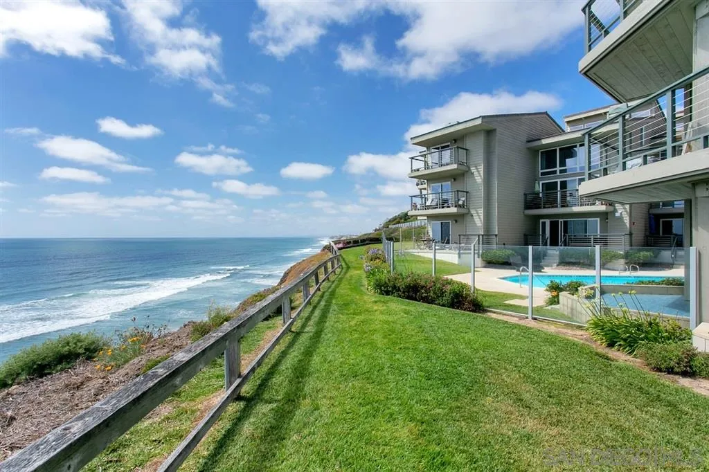 940 Sealane Drive, Unit 6 Encinitas, CA 92024 - Photo 2 of 24