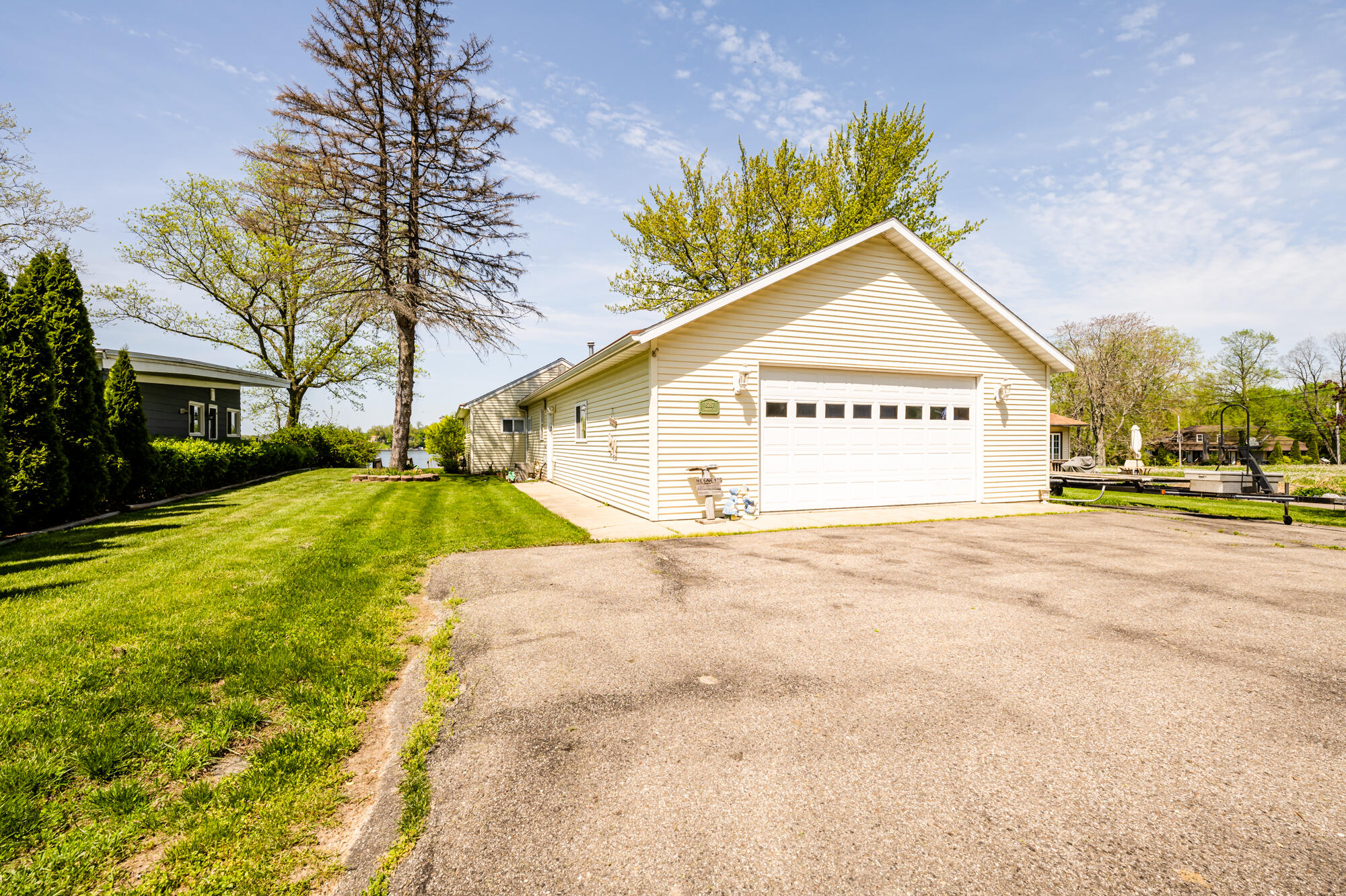 8287 Pokagon Road Watervliet, MI 49098 - Photo 2 of 37 Pokagon-101