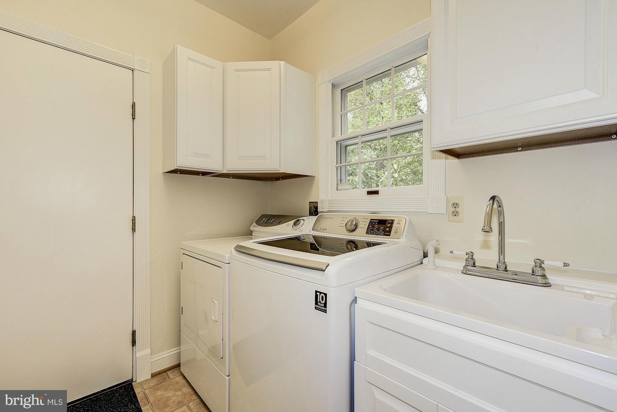 542 Ednor Road Ashton, MD 20861 - Photo 12 of 29 Laundry/ Mud Room