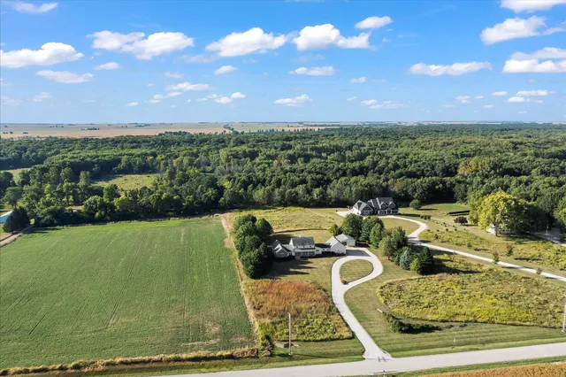 $725,000 | 647 County Farm Road, Monticello, IL 61856