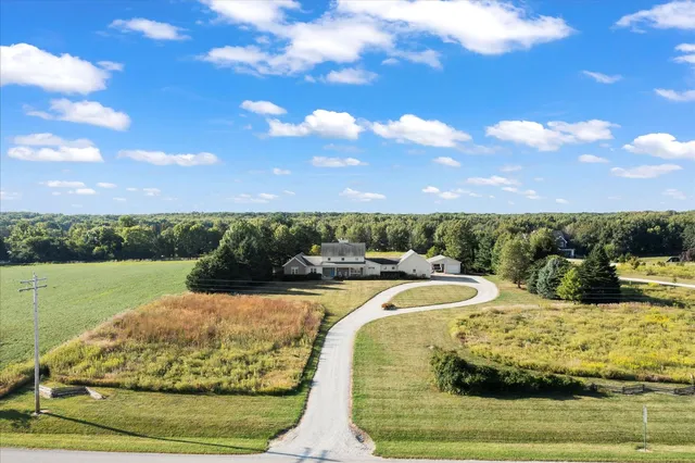 $725,000 | 647 County Farm Road, Monticello, IL 61856