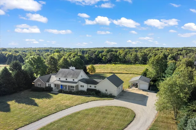 $725,000 | 647 County Farm Road, Monticello, IL 61856