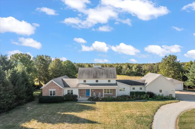 $725,000 | 647 County Farm Road, Monticello, IL 61856