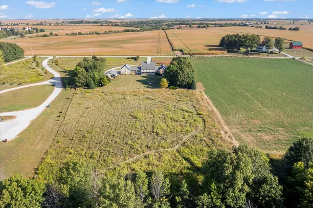 $725,000 | 647 County Farm Road, Monticello, IL 61856
