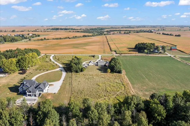 $725,000 | 647 County Farm Road, Monticello, IL 61856