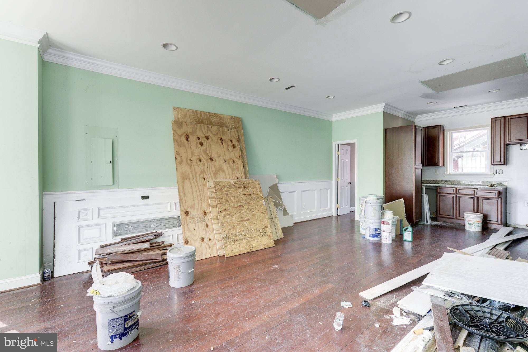 1712 Lincoln Road Northeast Washington, DC 20002 - Photo 8 of 25 Living Room