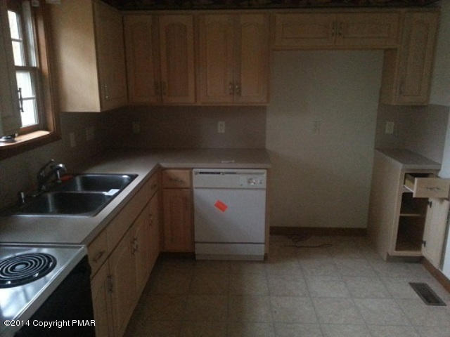 467 Northampton Road Tobyhanna, PA 18466 - Photo 3 of 10 rance,nick,northampton,evergreen 094