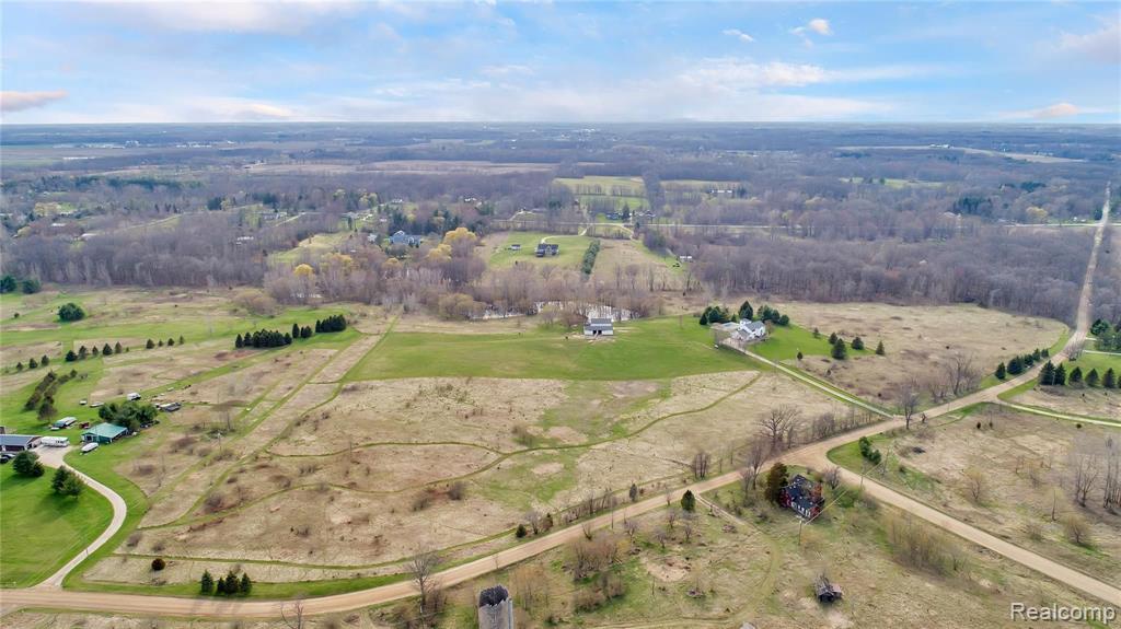 5185 Crandall Road Howell, MI 48855 - Photo 8 of 83