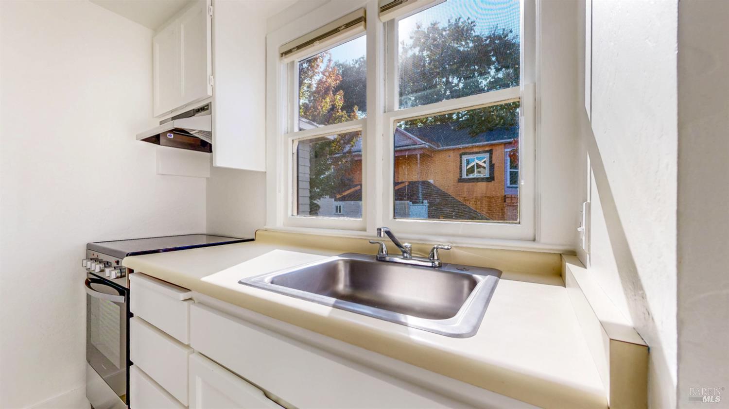 625 Humboldt Street Santa Rosa, CA 95404 - Photo 10 of 19