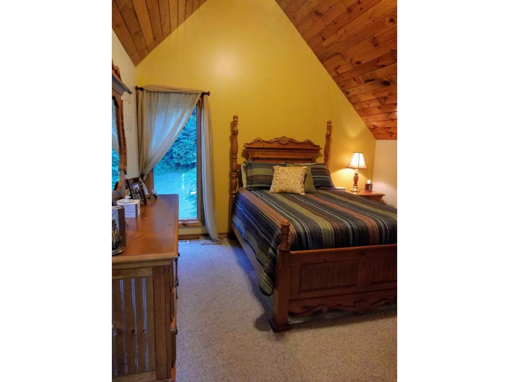 304 Ellis Road Blountville, TN 37617 - Photo 34 of 36 master bedroom