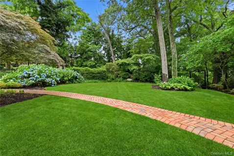 $1,175,000 | 75 Laurel Hill Road, Centerport, NY 11721
