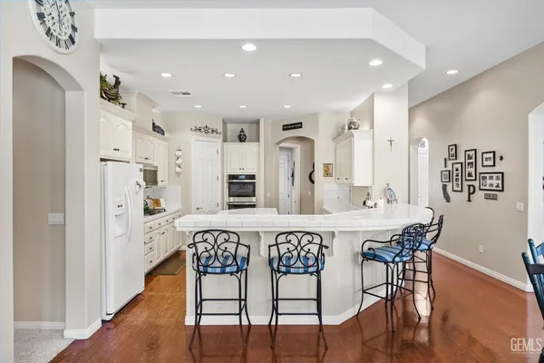$869,900 | Undisclosed Address, Bakersfield, CA 93311