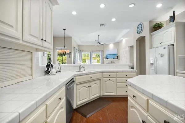 $869,900 | Undisclosed Address, Bakersfield, CA 93311