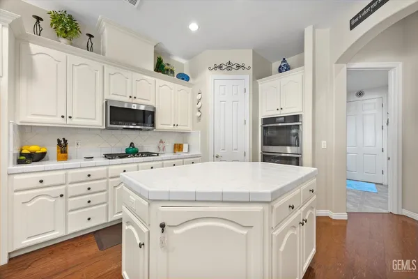 $869,900 | Undisclosed Address, Bakersfield, CA 93311