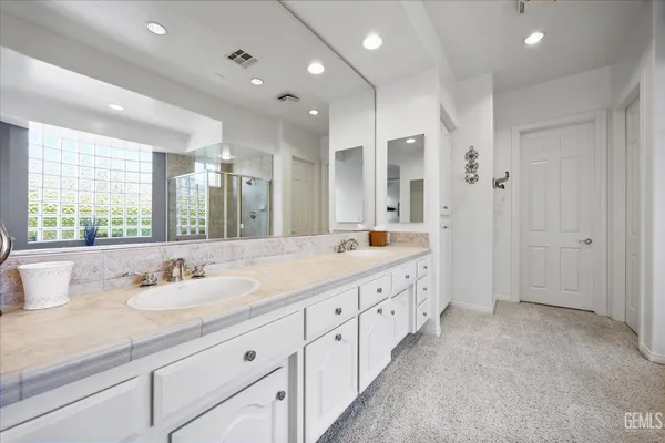 $869,900 | Undisclosed Address, Bakersfield, CA 93311