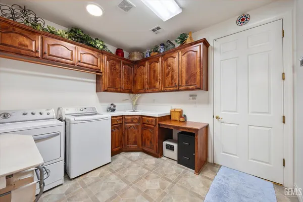 $869,900 | Undisclosed Address, Bakersfield, CA 93311