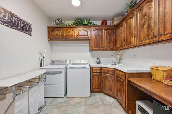 $869,900 | Undisclosed Address, Bakersfield, CA 93311