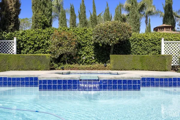 $869,900 | Undisclosed Address, Bakersfield, CA 93311