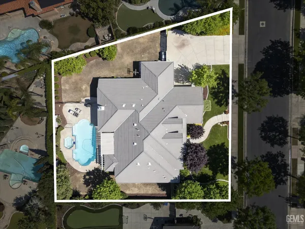$869,900 | Undisclosed Address, Bakersfield, CA 93311