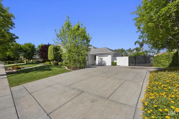 $869,900 | Undisclosed Address, Bakersfield, CA 93311