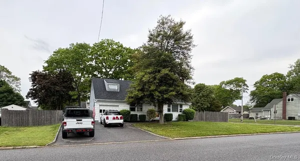 $650,000 | 388 1st Avenue, Bayport, NY 11705