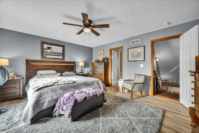 $300,000 | 7 Lake Ridge Court, Bloomington, IL 61701