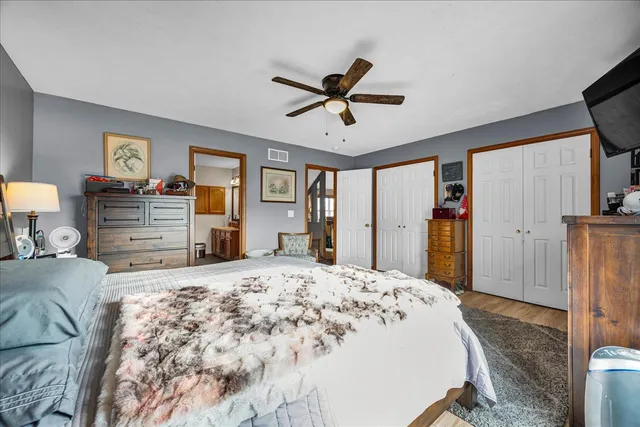 $300,000 | 7 Lake Ridge Court, Bloomington, IL 61701