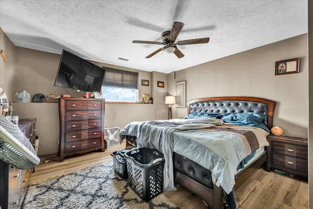 $300,000 | 7 Lake Ridge Court, Bloomington, IL 61701