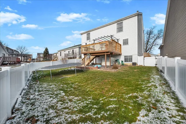 $300,000 | 7 Lake Ridge Court, Bloomington, IL 61701