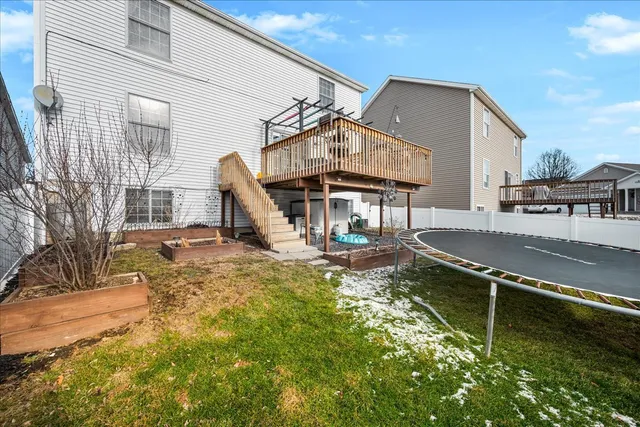 $300,000 | 7 Lake Ridge Court, Bloomington, IL 61701