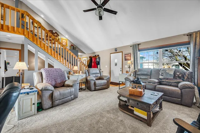 $300,000 | 7 Lake Ridge Court, Bloomington, IL 61701