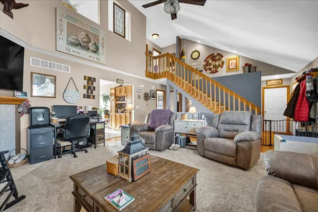 $300,000 | 7 Lake Ridge Court, Bloomington, IL 61701