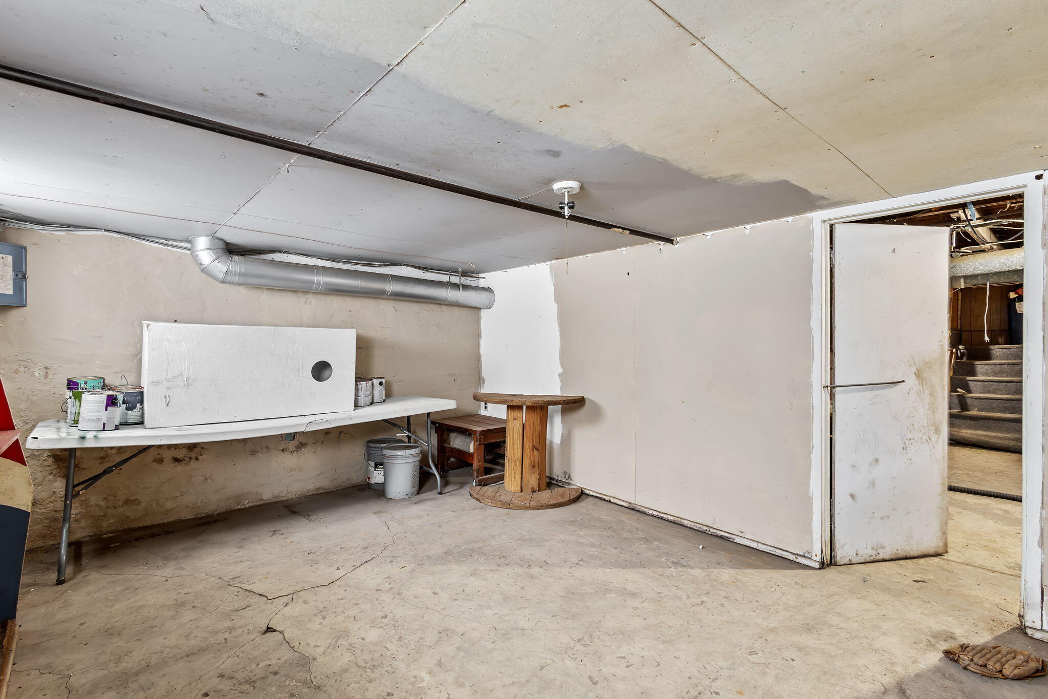 319 East Oak Street Rensselaer, IN 47978 - Photo 24 of 33 a view of a storage & utility room with two washing machine