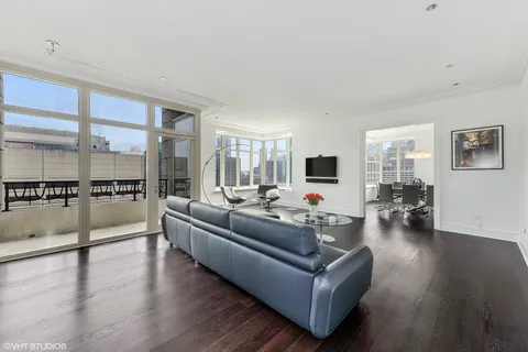 $1,225,000 | 118 East Erie Street, Unit 29F, Chicago, IL 60611