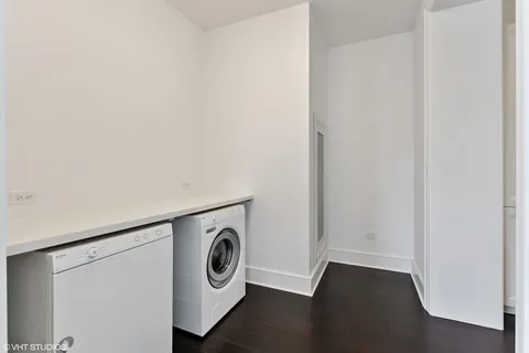 $1,225,000 | 118 East Erie Street, Unit 29F, Chicago, IL 60611