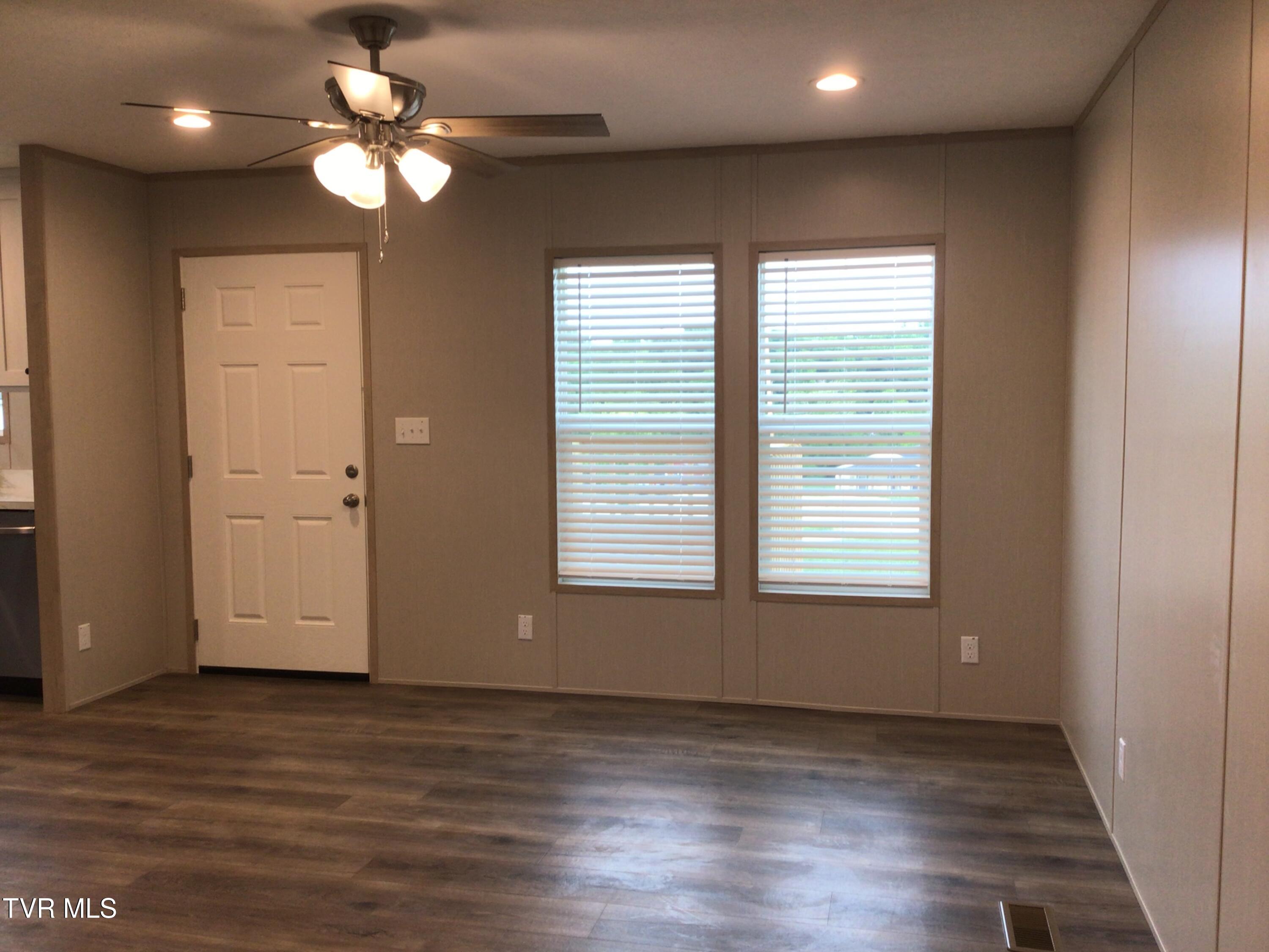 805 Dulaney Road Mosheim, TN 37818 - Photo 7 of 29 805 Dulaney Rd