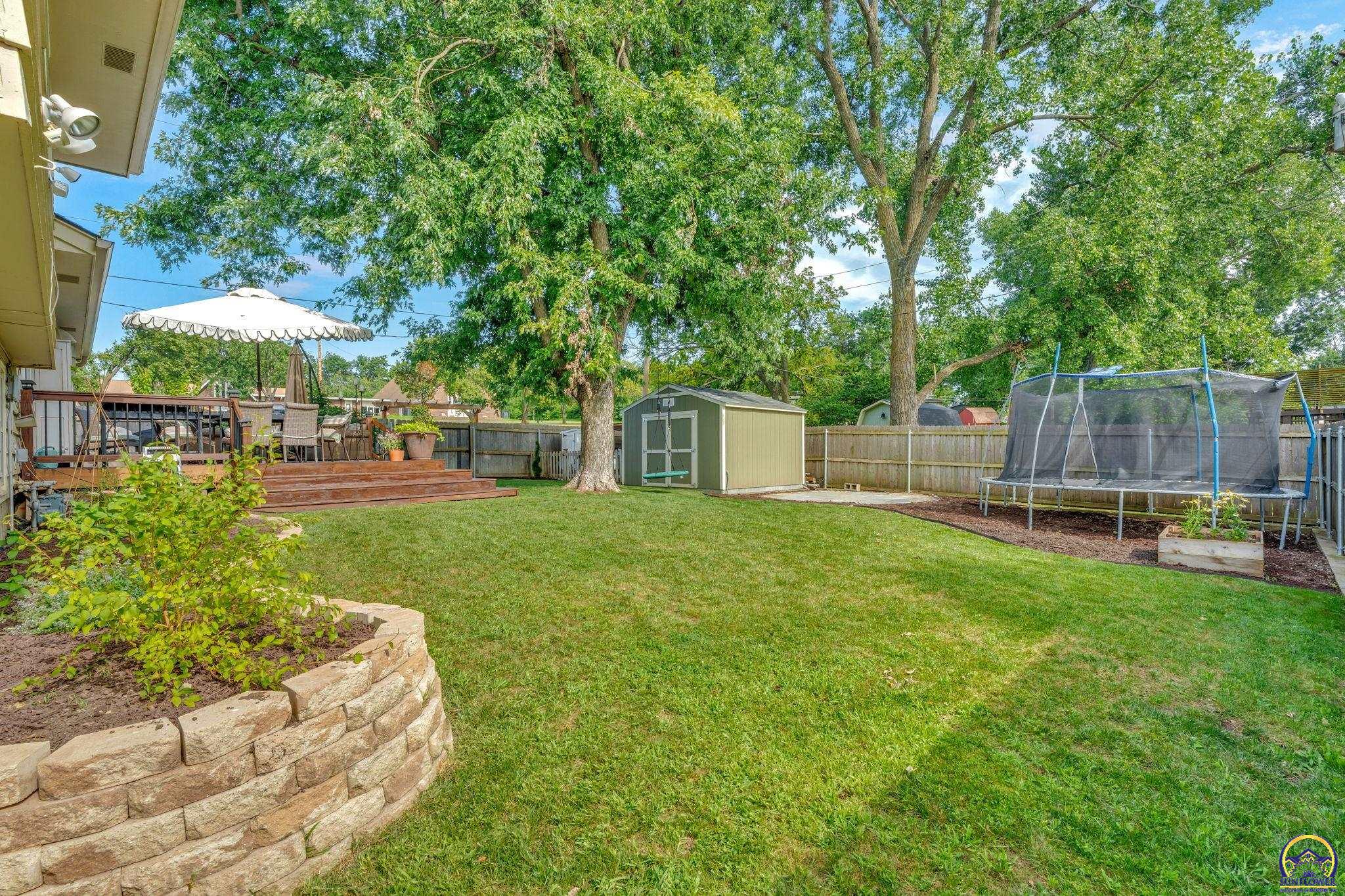 3619 Southwest 33rd Street Topeka, KS 66614 - Photo 36 of 47