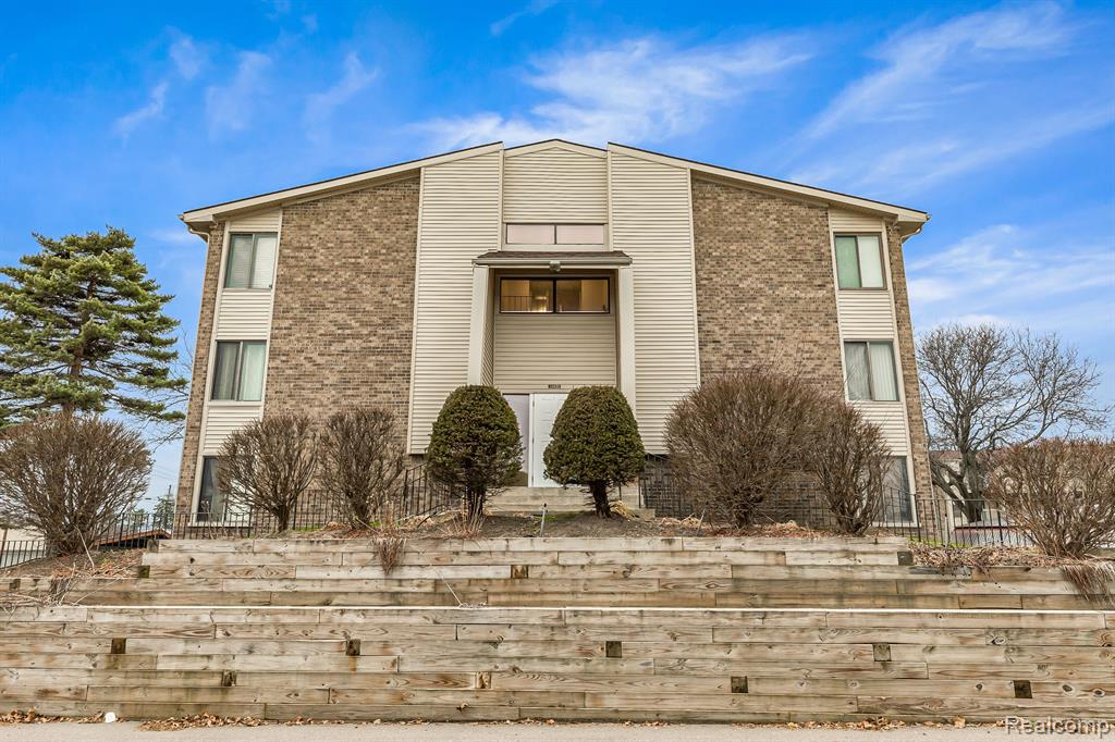30445 West 14 Mile Road, Unit 50 Farmington, MI 48334 - Photo 2 of 10