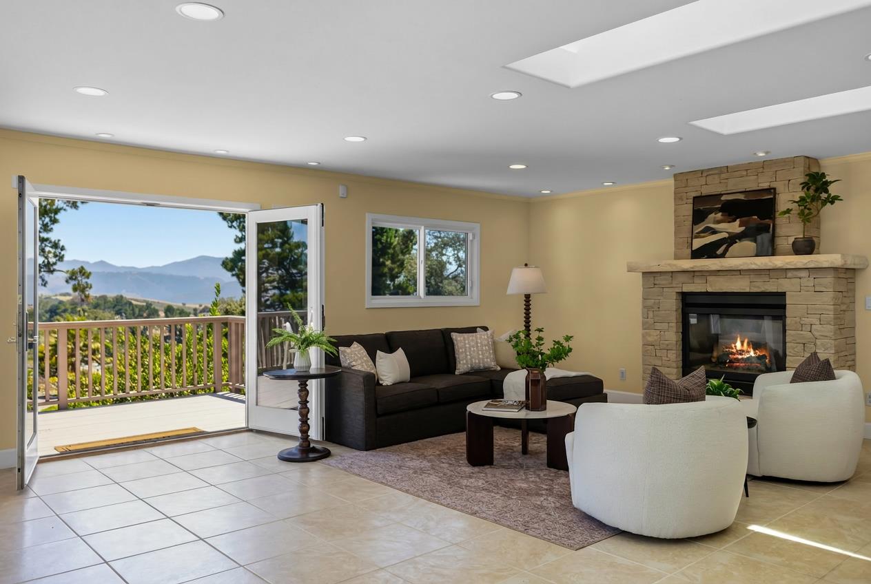 12290 Saddle Road Carmel Valley, CA 93924 - Photo 4 of 27