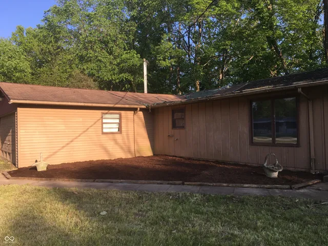 $30,000 | 9825 North Street, Rockville, IN 47872