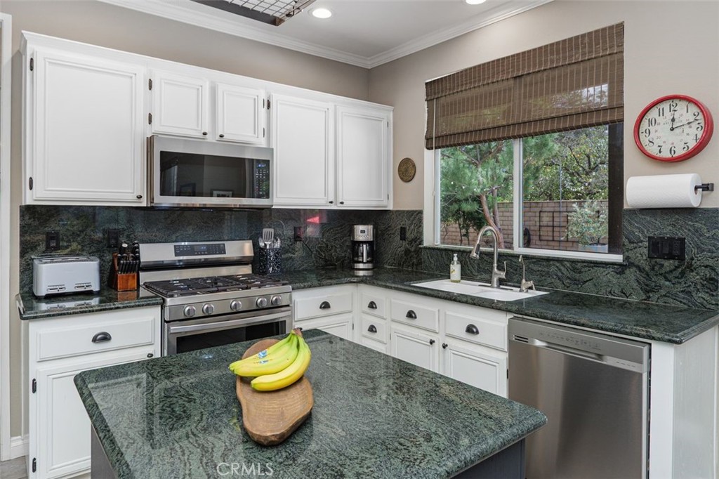7038 Harvest Lane Riverside, CA 92506 - Photo 19 of 56