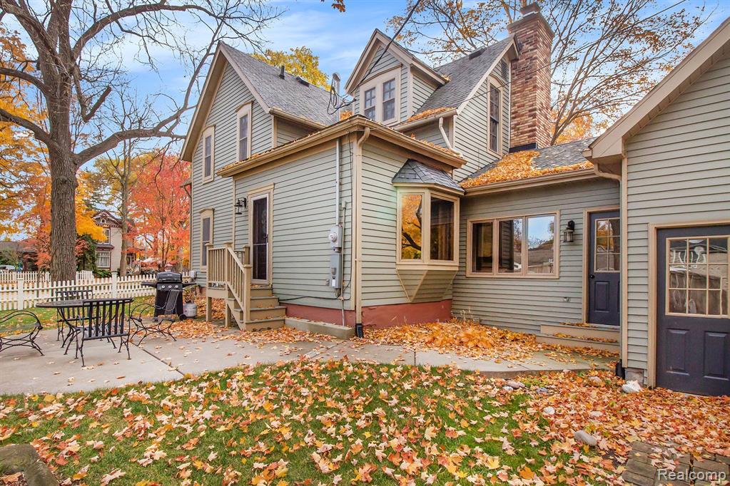 122 Summit Howell, MI 48843 - Photo 10 of 40 Gallery Image 10