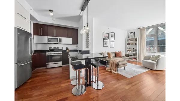 $949,000 | 100 Jay Street, Unit 7K | DUMBO