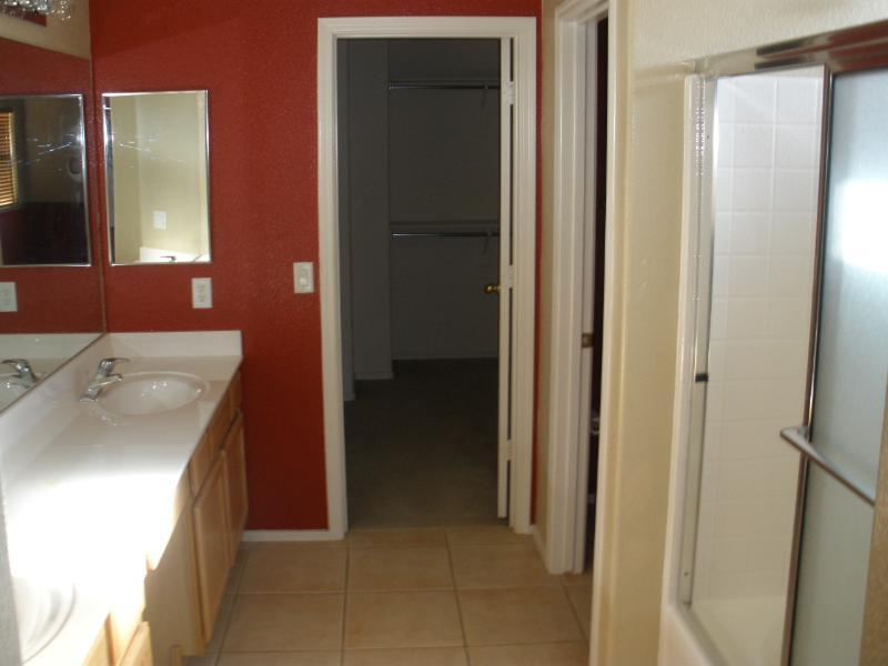 4020 East Ironhorse Road Gilbert, AZ 85297 - Photo 9 of 17 MASTER BATHROOM